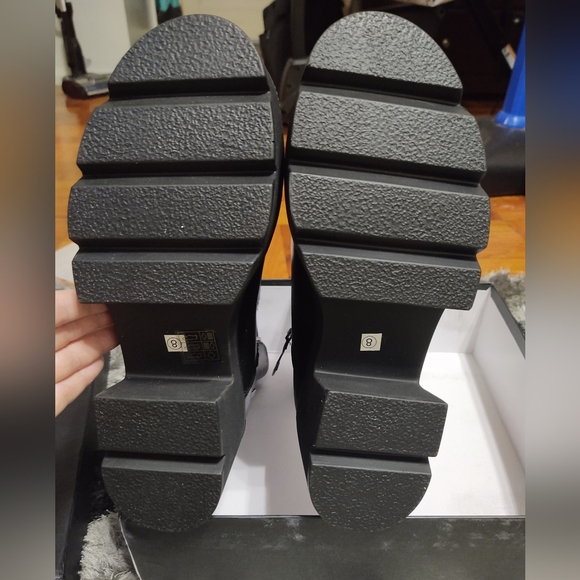 LAMODA CONTROL BLACK CHUNKY ZIPPER BOOTS UK-8 EU 41 US 10 NWT - Picture 3 of 3